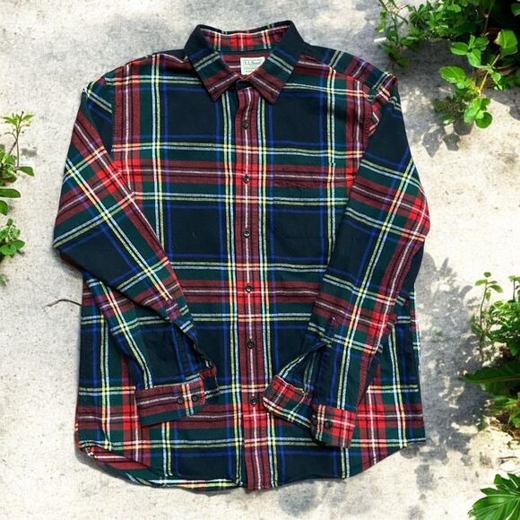 L.L. Bean Vintage Slightly Fitting Black Red Plaid Button Front Shirt Mens Large - Picture 1 of 9
